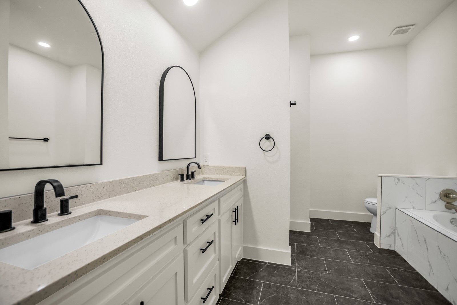 703 Meadowcreek Court Garland TX 75043