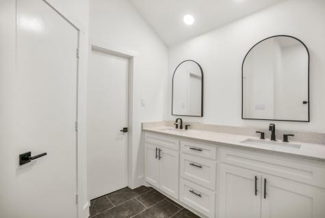 703 Meadowcreek Court Garland TX 75043