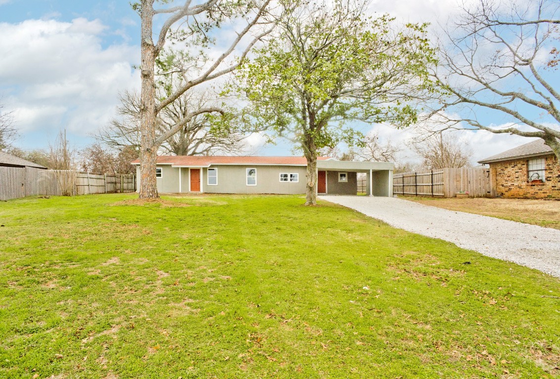 717 Wood Lane Azle TX 76020