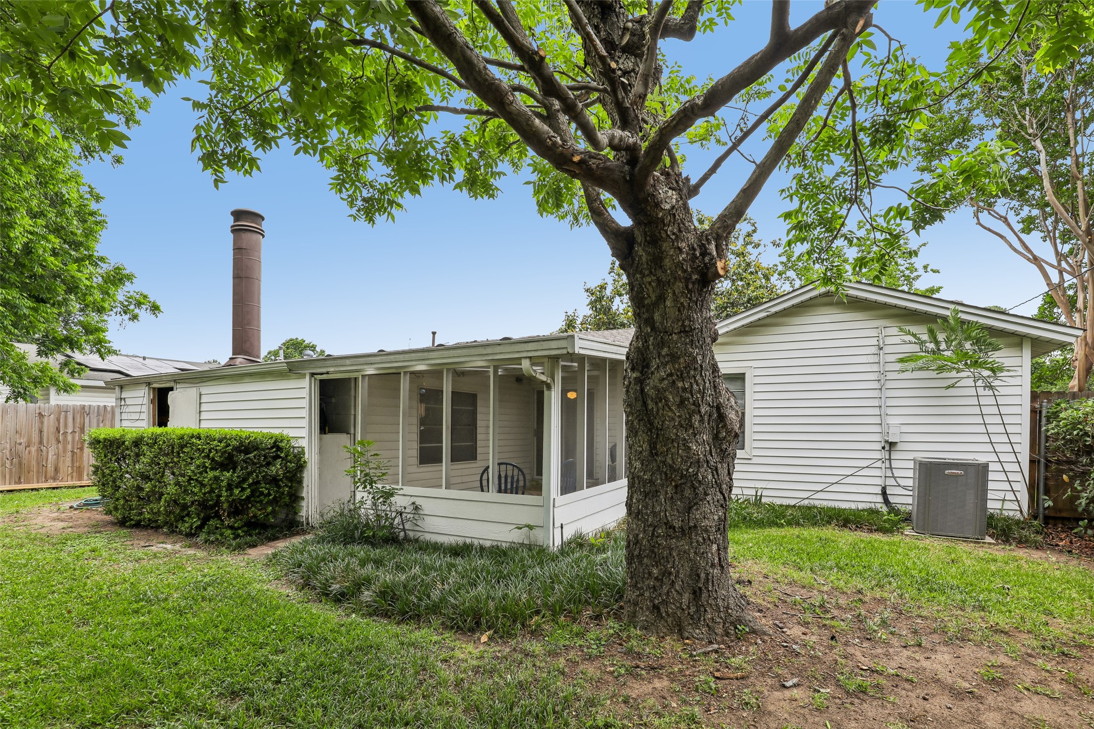 1810 Ridgewood Street Irving TX 75062