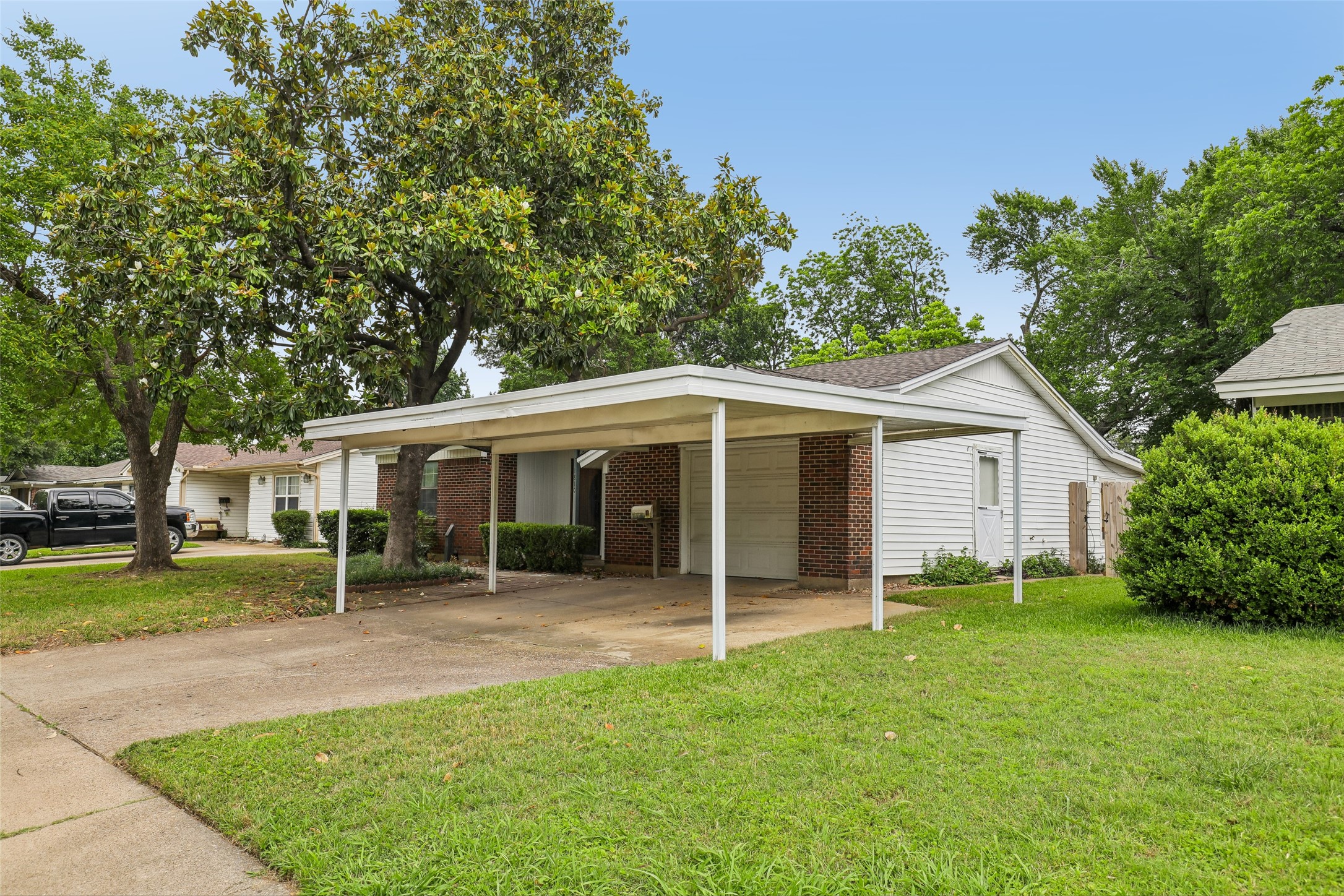 1810 Ridgewood Street Irving TX 75062