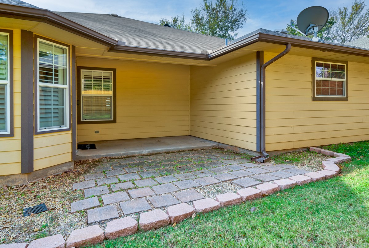 1803 Woodland Park Drive Denison TX 75020