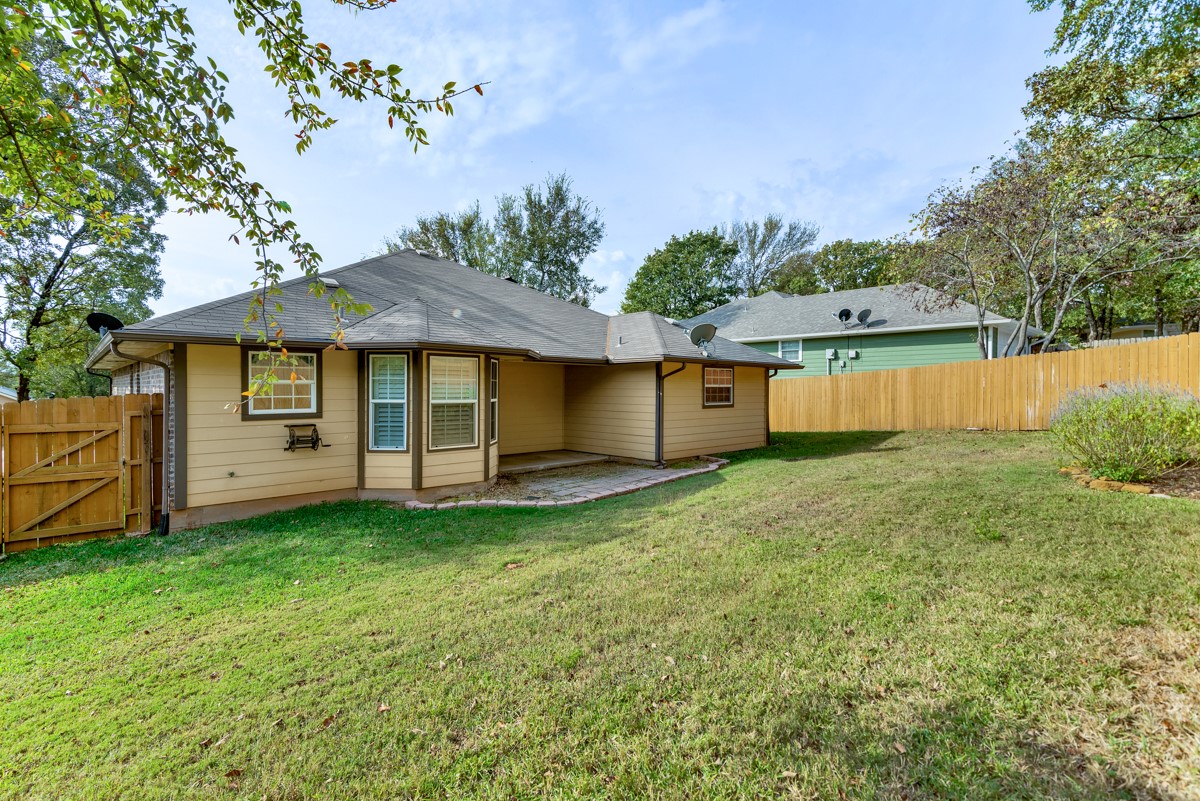1803 Woodland Park Drive Denison TX 75020