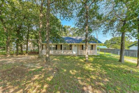 325 Hickorywood Street Azle TX 76020