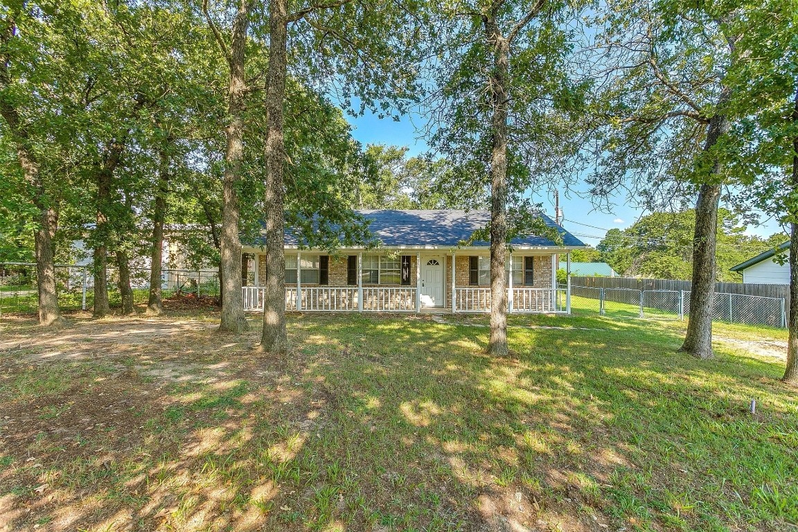 325 Hickorywood Street Azle TX 76020