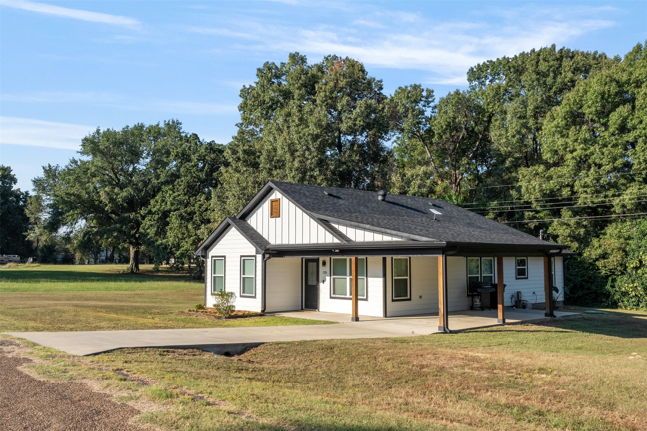 128 Crestwood Drive Mabank TX 75156