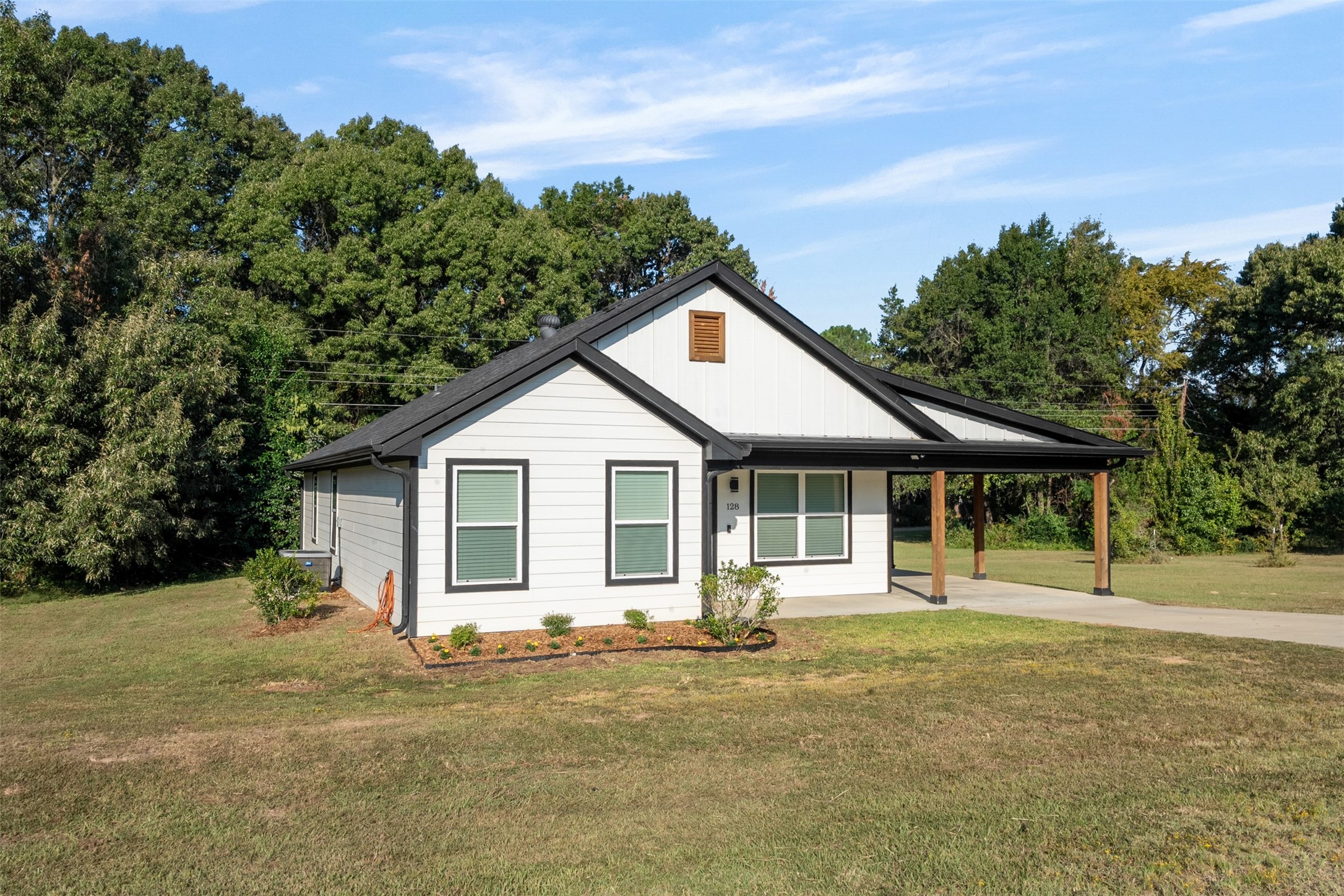 128 Crestwood Drive Mabank TX 75156