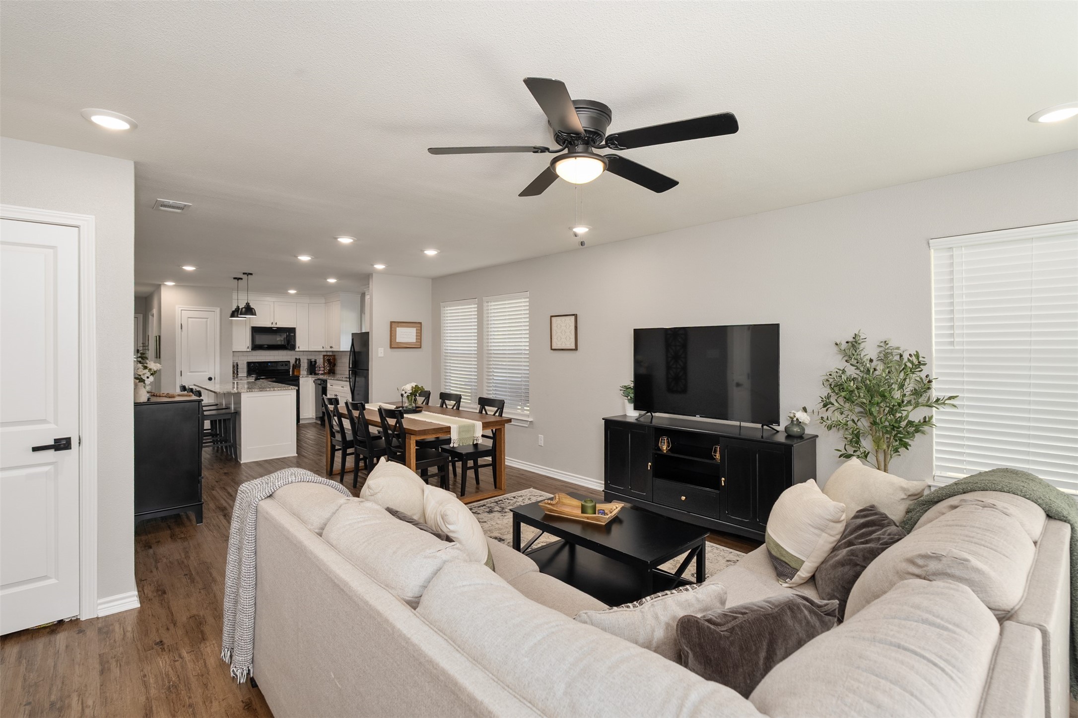 128 Crestwood Drive Mabank TX 75156
