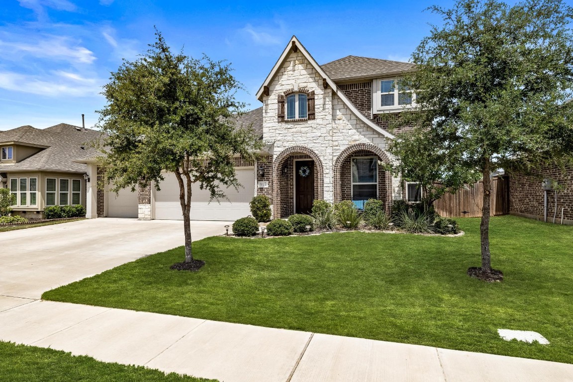 917 Yarwood Way Burleson TX 76028
