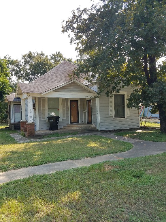 512 Pecan Street Teague TX 75860