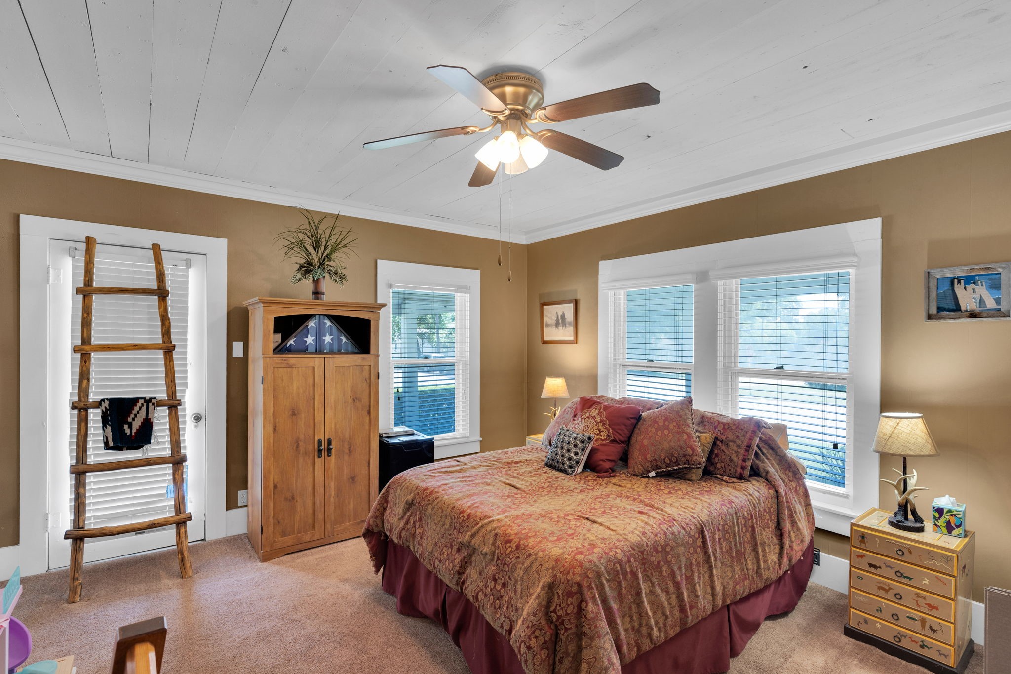 110 W Lampasas Street Ennis TX 75119