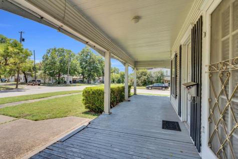 110 W Lampasas Street Ennis TX 75119