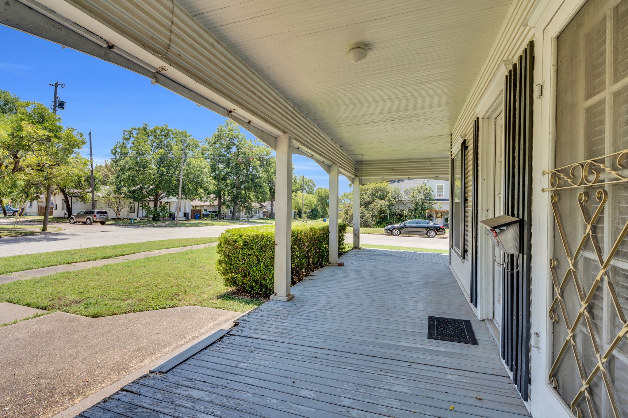 110 W Lampasas Street Ennis TX 75119