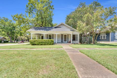 110 W Lampasas Street Ennis TX 75119