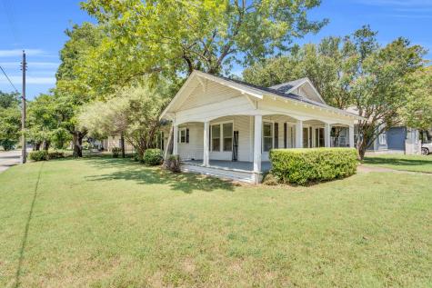 110 W Lampasas Street Ennis TX 75119