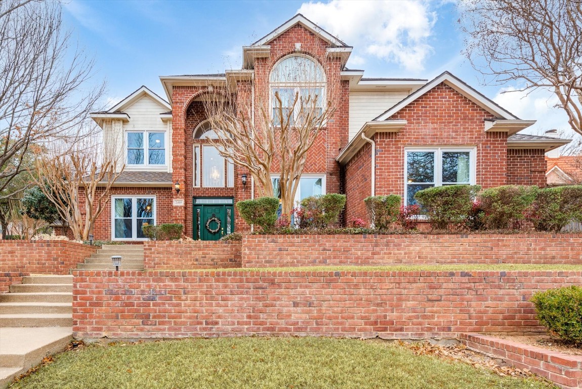 2405 River Rock Circle Arlington TX 76006
