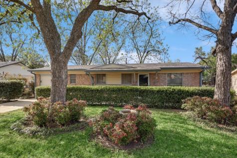721 Oak Drive Hurst TX 76053
