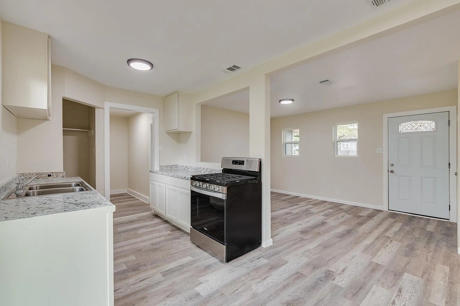 6504 Ramey Fort Worth TX 76112