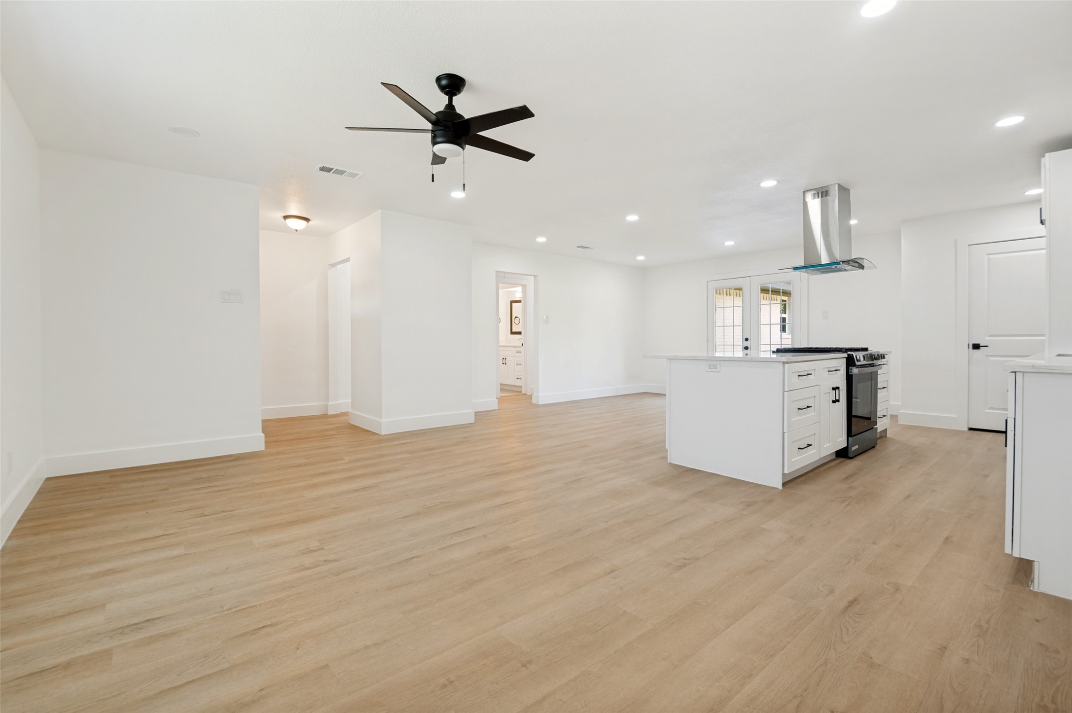 2406 Magna Vista Drive Dallas TX 75216