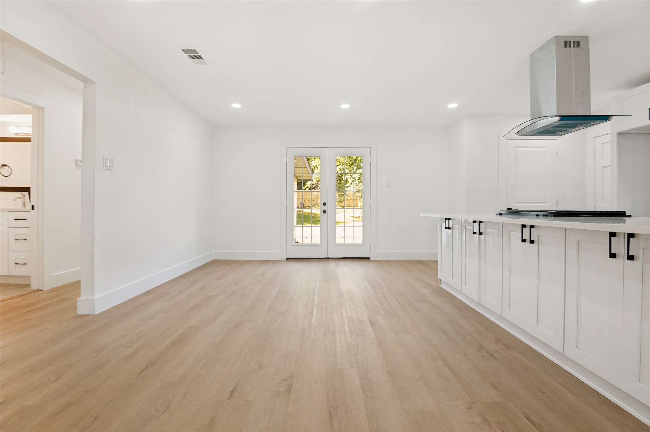 2406 Magna Vista Drive Dallas TX 75216