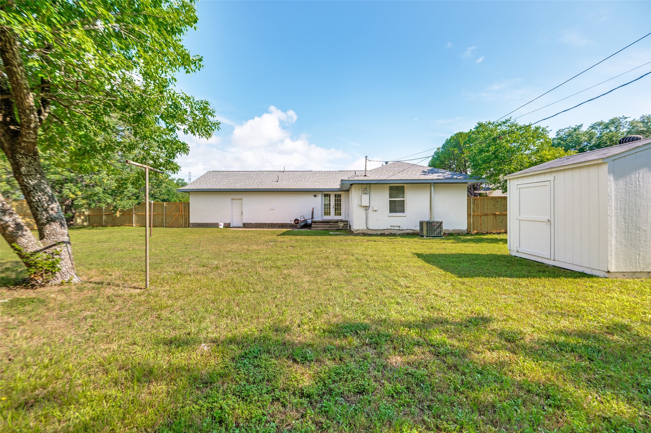 2406 Magna Vista Drive Dallas TX 75216