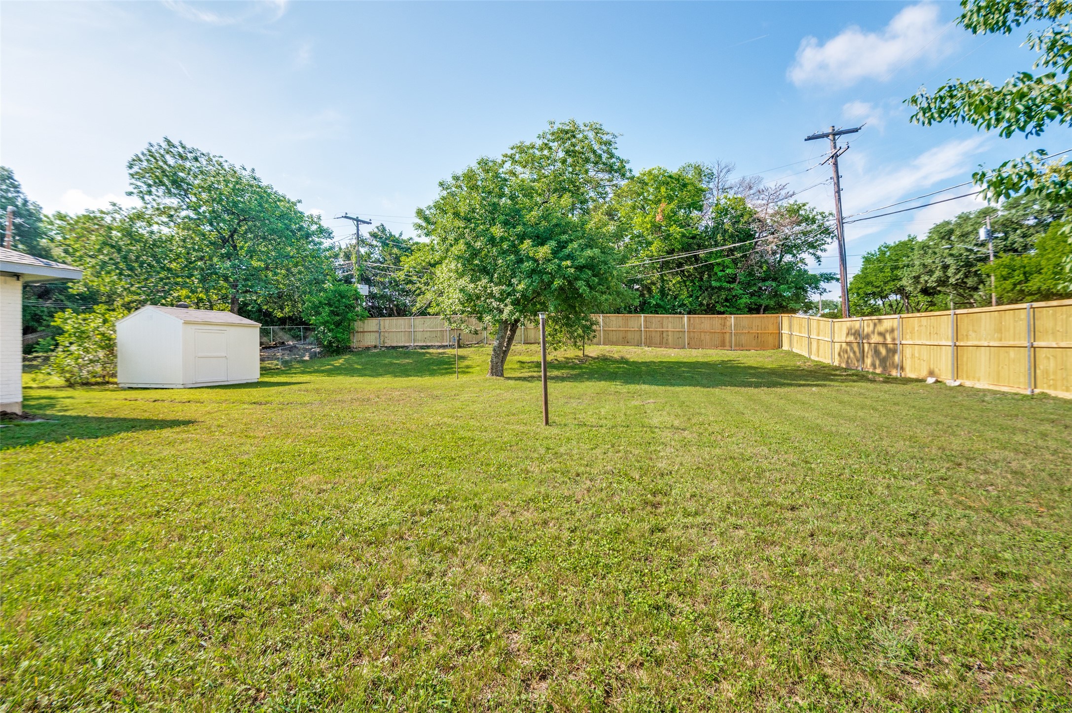 2406 Magna Vista Drive Dallas TX 75216