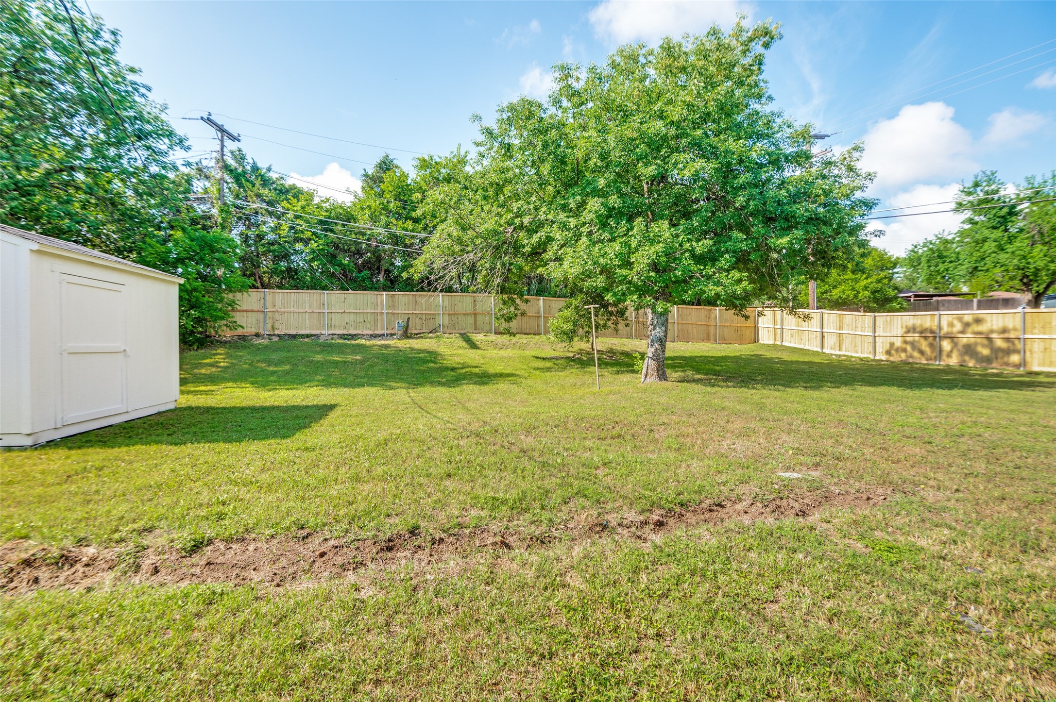 2406 Magna Vista Drive Dallas TX 75216