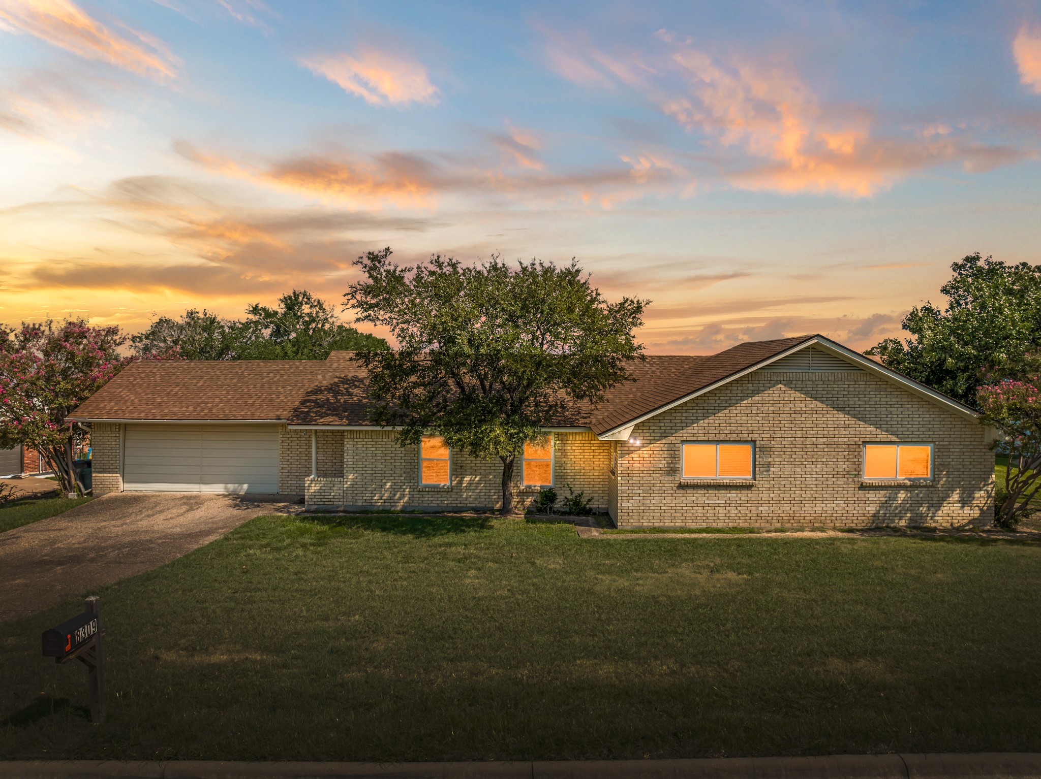 8309 Gatecrest Drive Woodway TX 76712