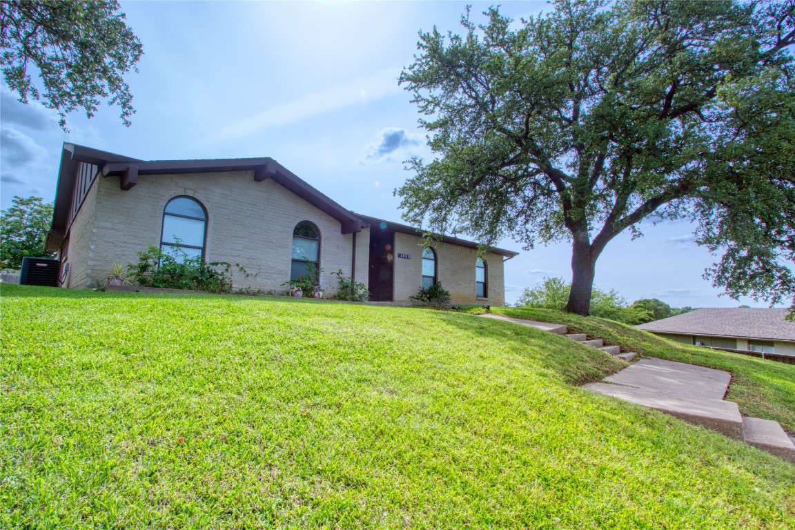 1820 Woodbury Carrollton TX 75007