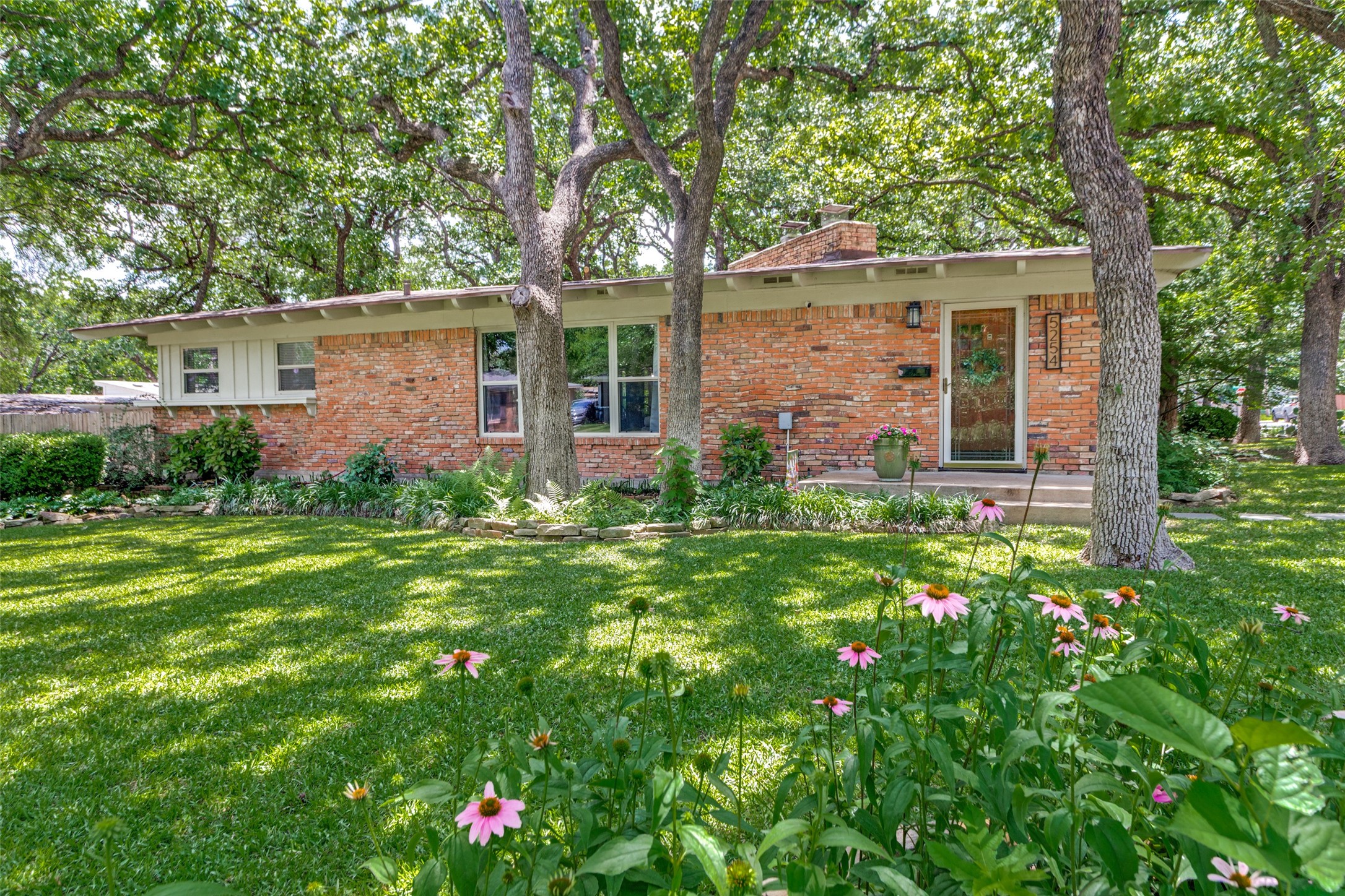 5254 Lambeth Lane Fort Worth TX 76112