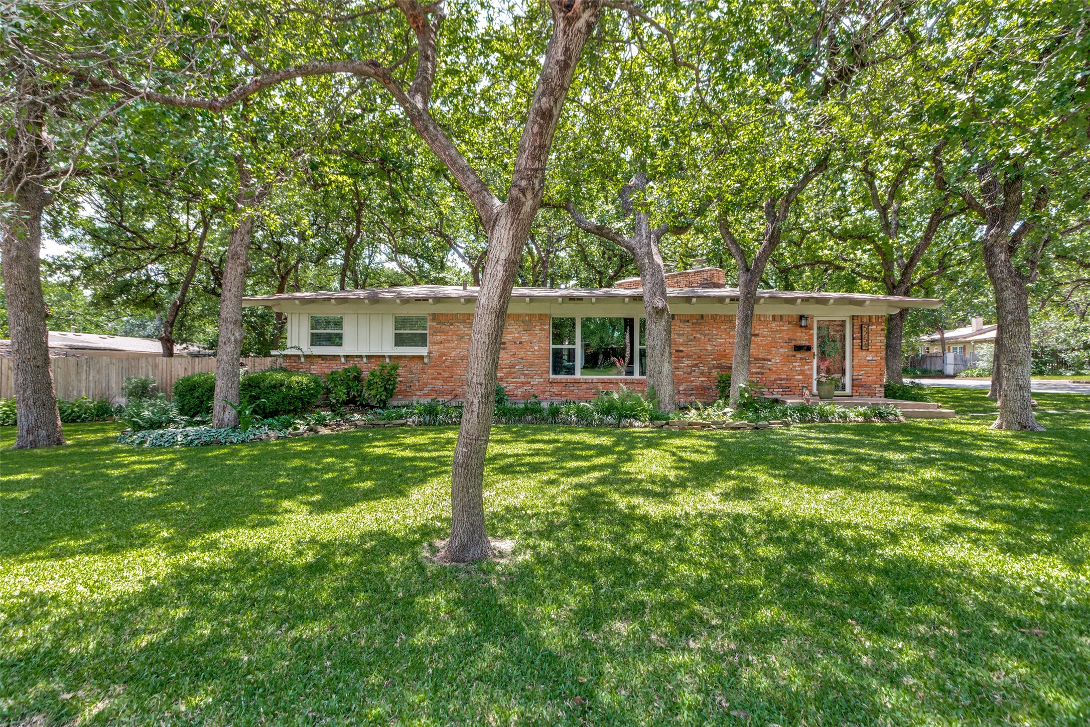 5254 Lambeth Lane Fort Worth TX 76112