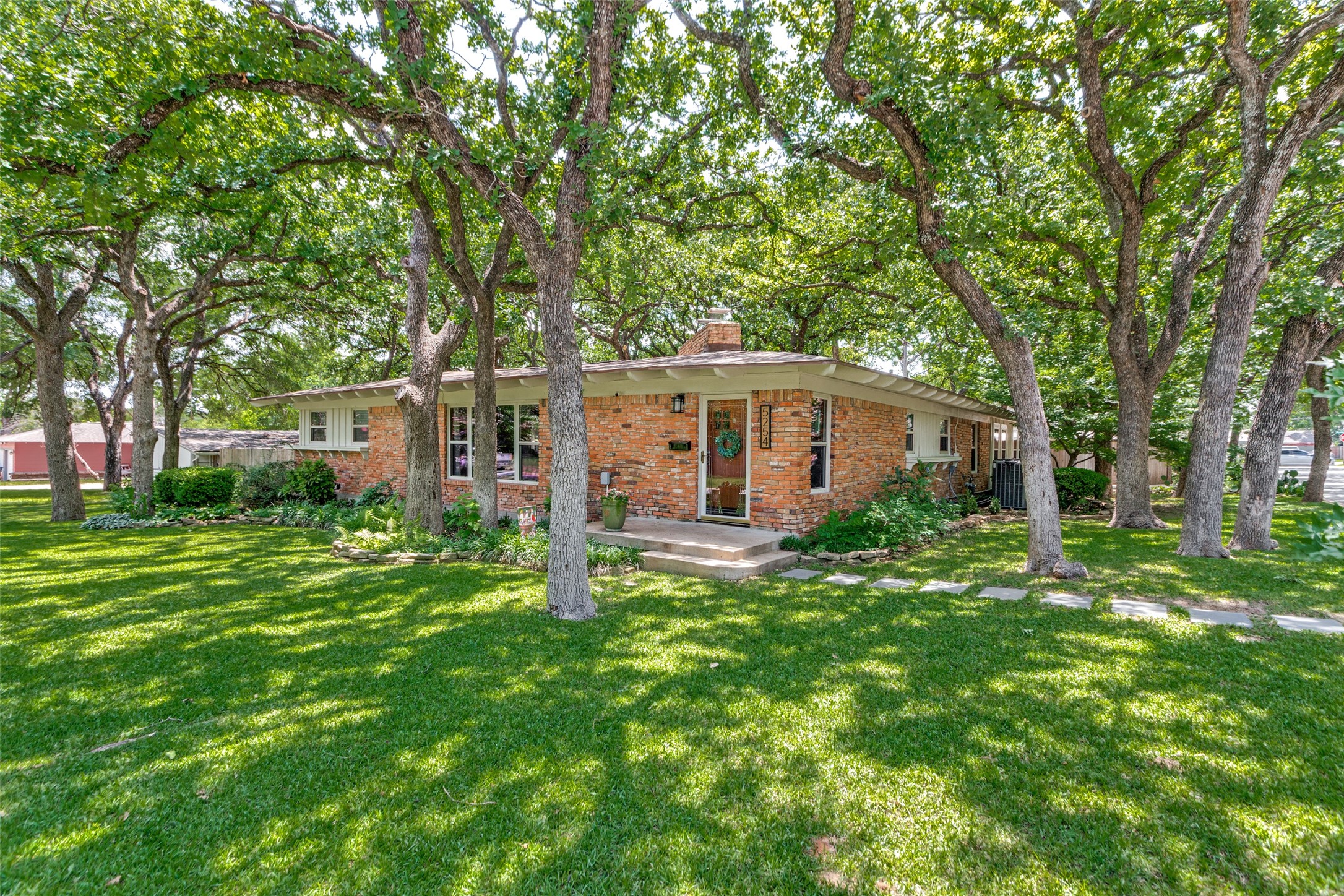 5254 Lambeth Lane Fort Worth TX 76112