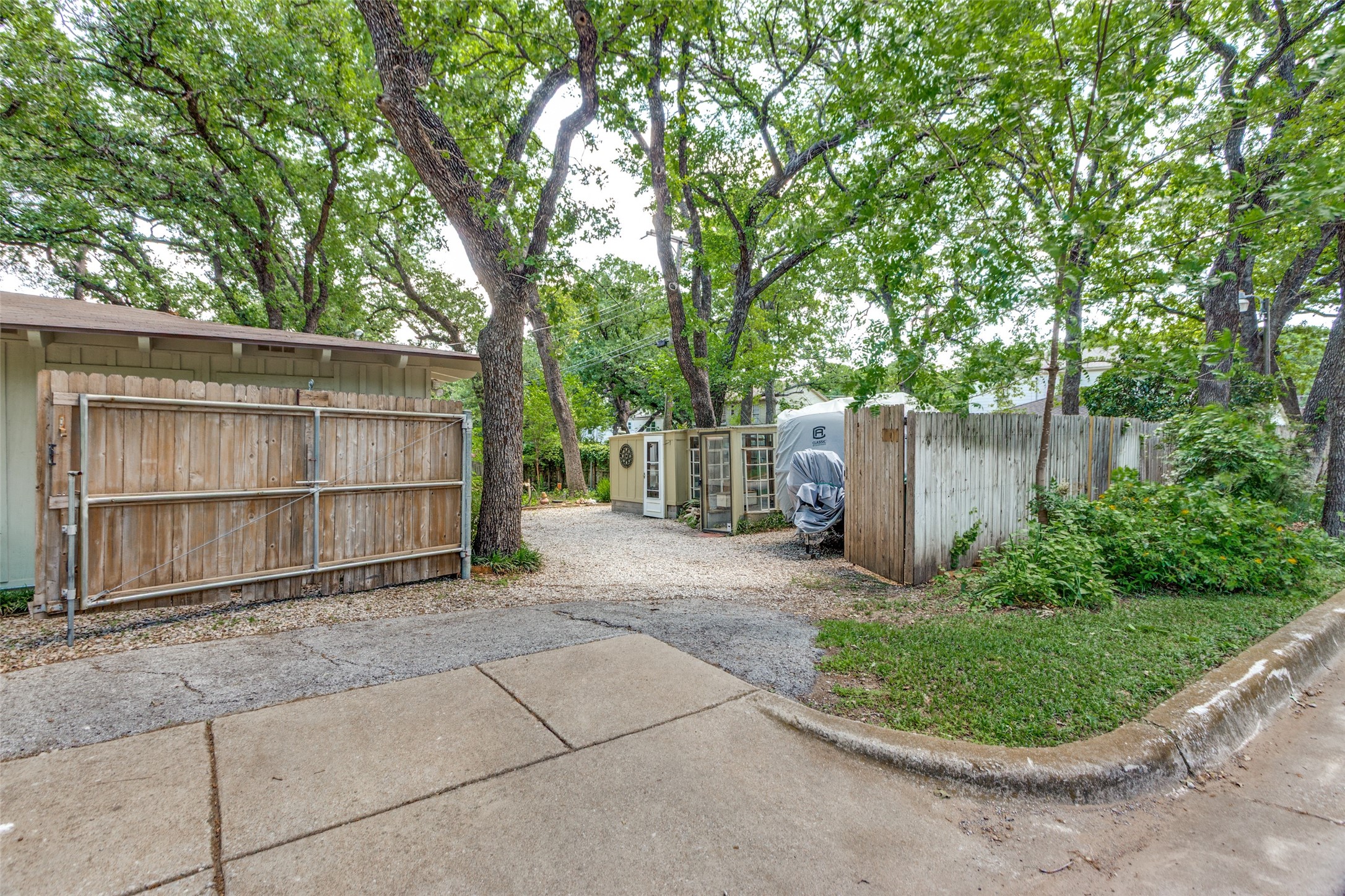 5254 Lambeth Lane Fort Worth TX 76112