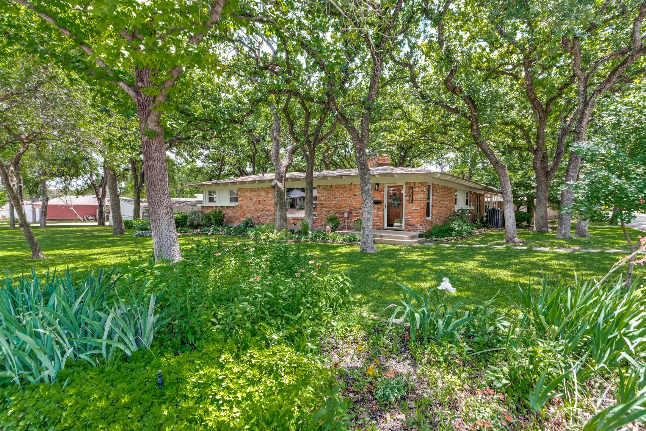 5254 Lambeth Lane Fort Worth TX 76112