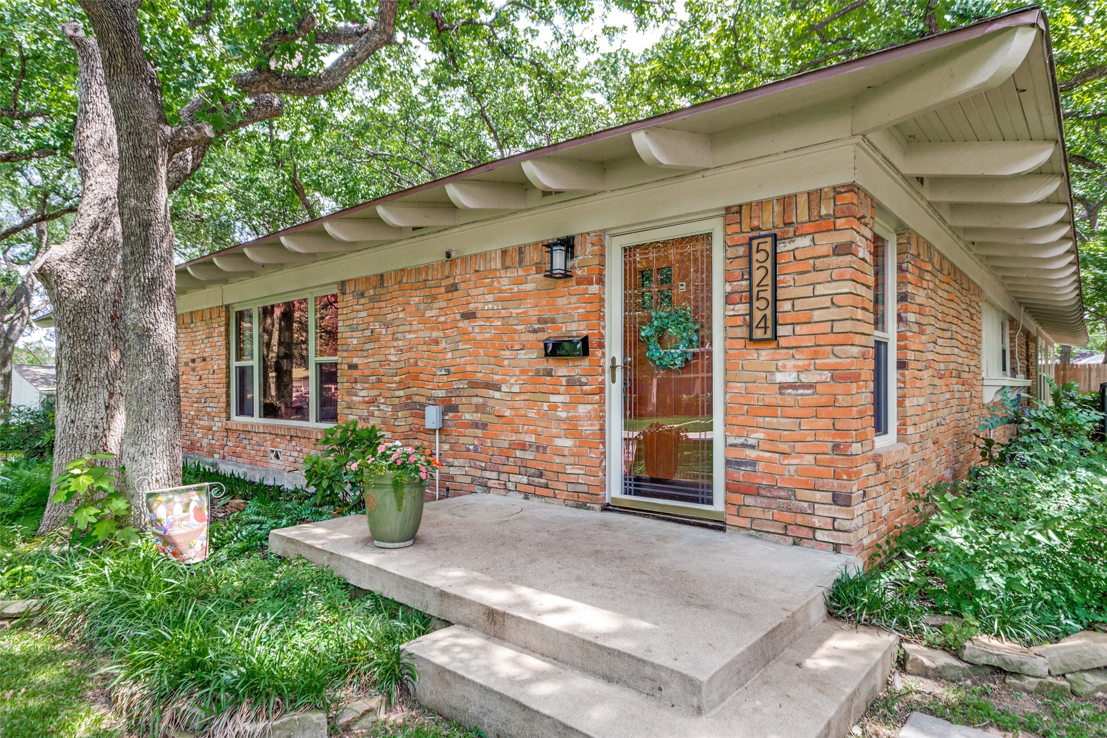 5254 Lambeth Lane Fort Worth TX 76112