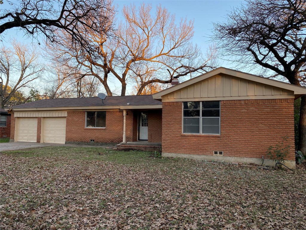 1112 Reed Street Hurst TX 76053
