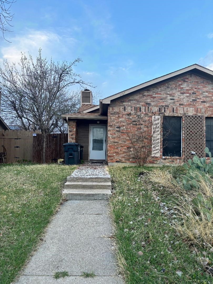 1107 Rimcrest Drive Arlington TX 76017