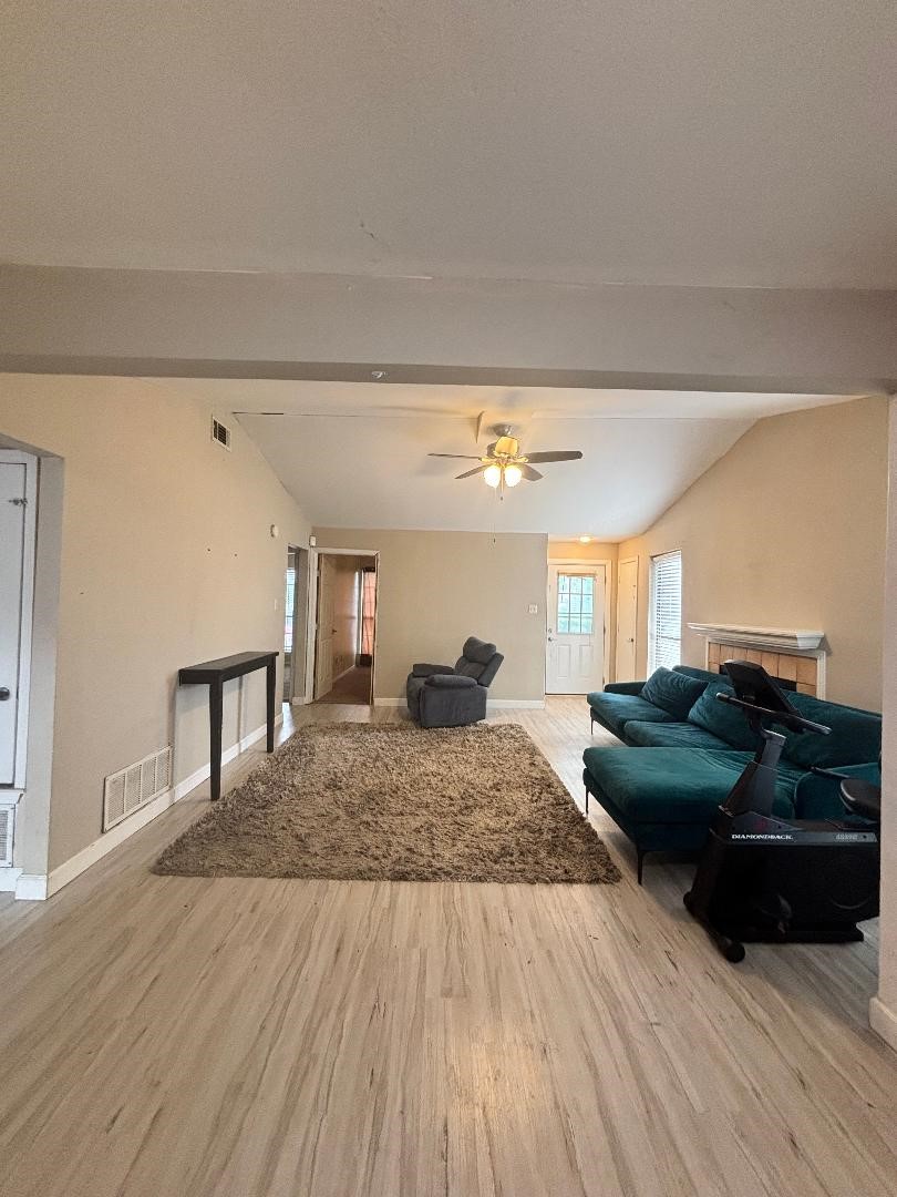 1107 Rimcrest Drive Arlington TX 76017