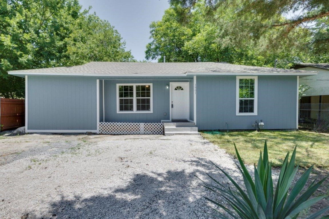 1901 Rosemary Street Greenville TX 75401