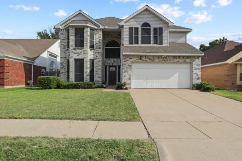 208 Brookhaven Drive Grand Prairie TX 75052