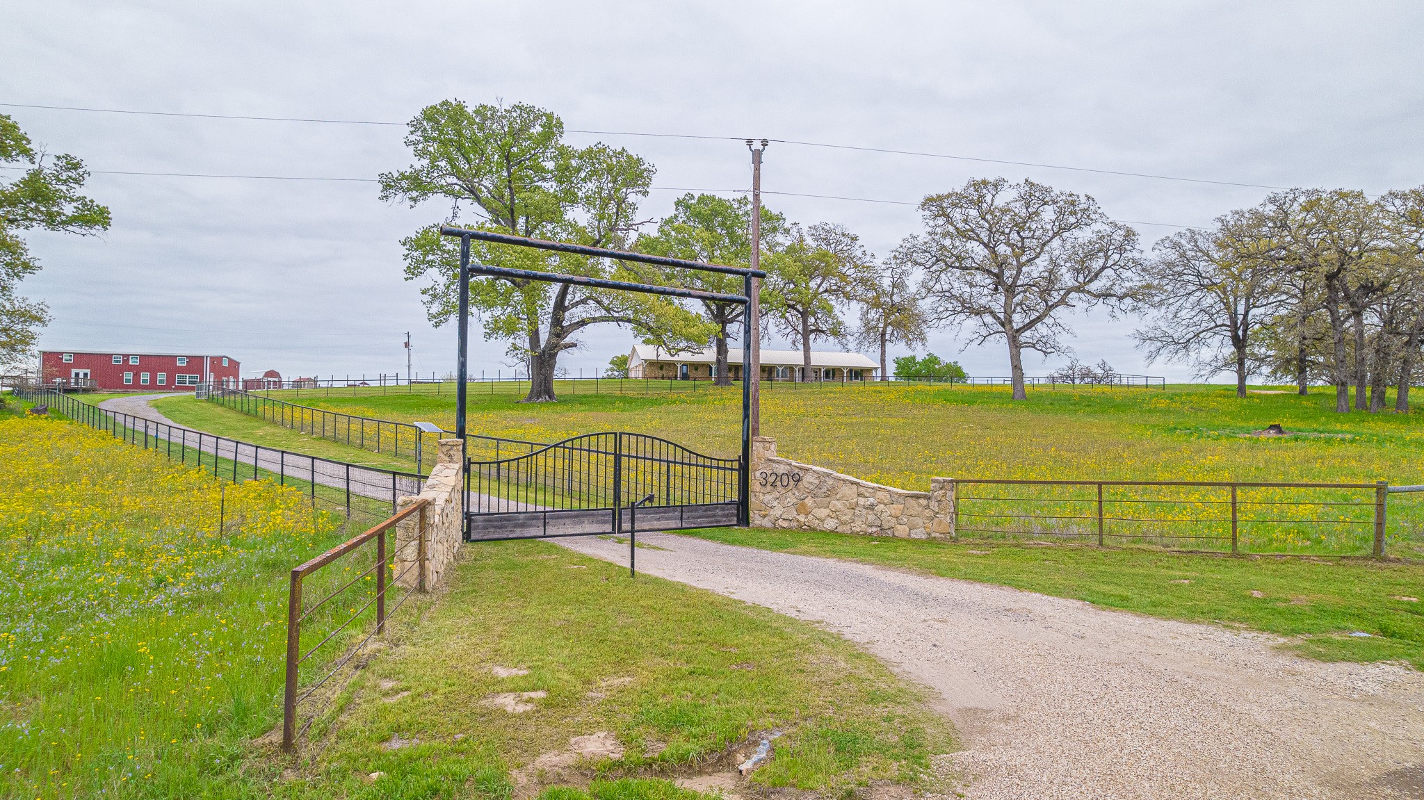 3209 W County Road 212 Buffalo TX 75831