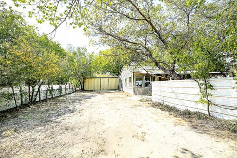 210 Walnut Street Chico TX 76431