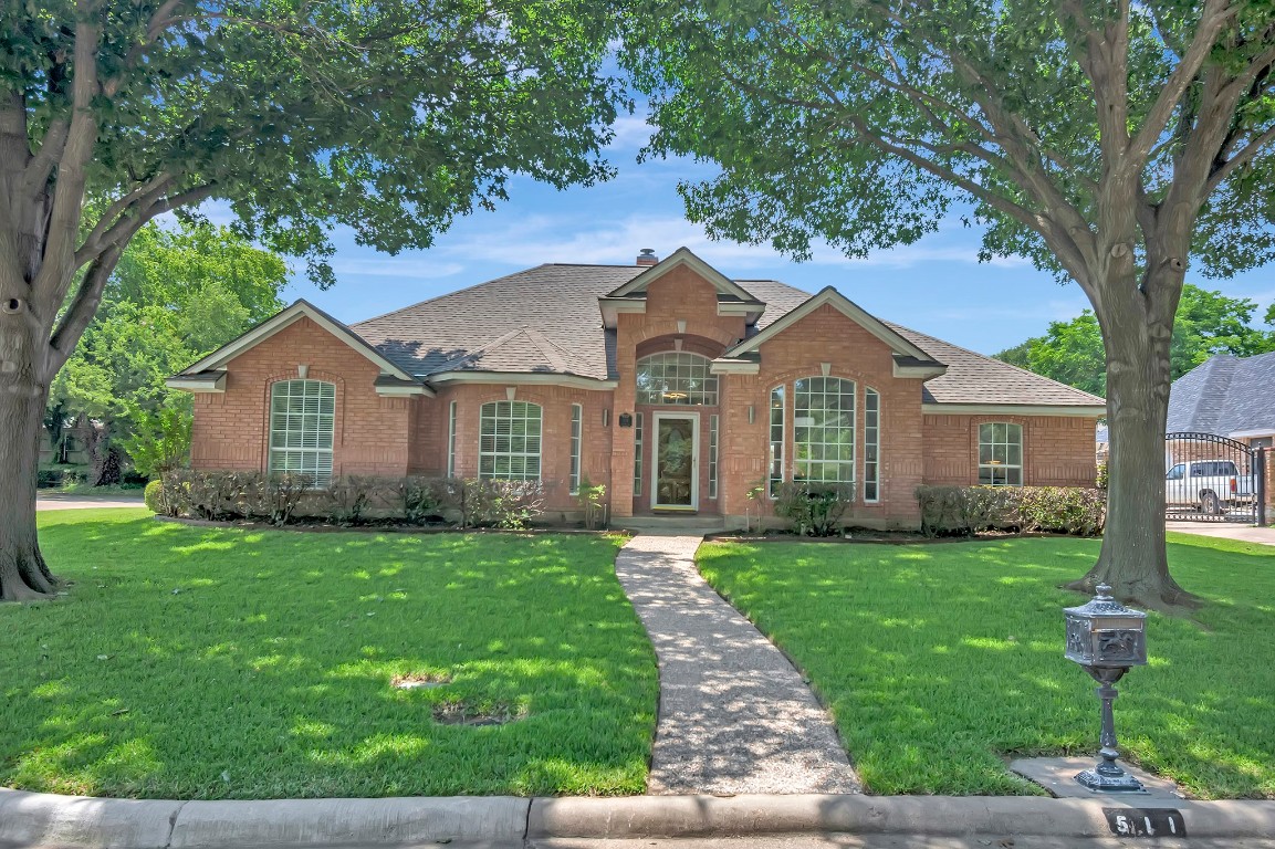 511 Estate Drive Grand Prairie TX 75052