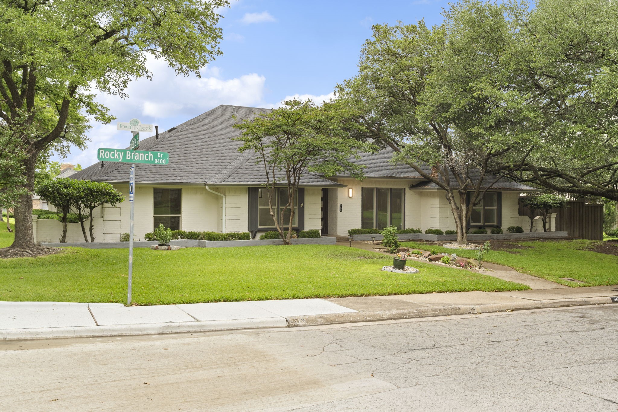 9405 Rocky Branch Drive Dallas TX 75243