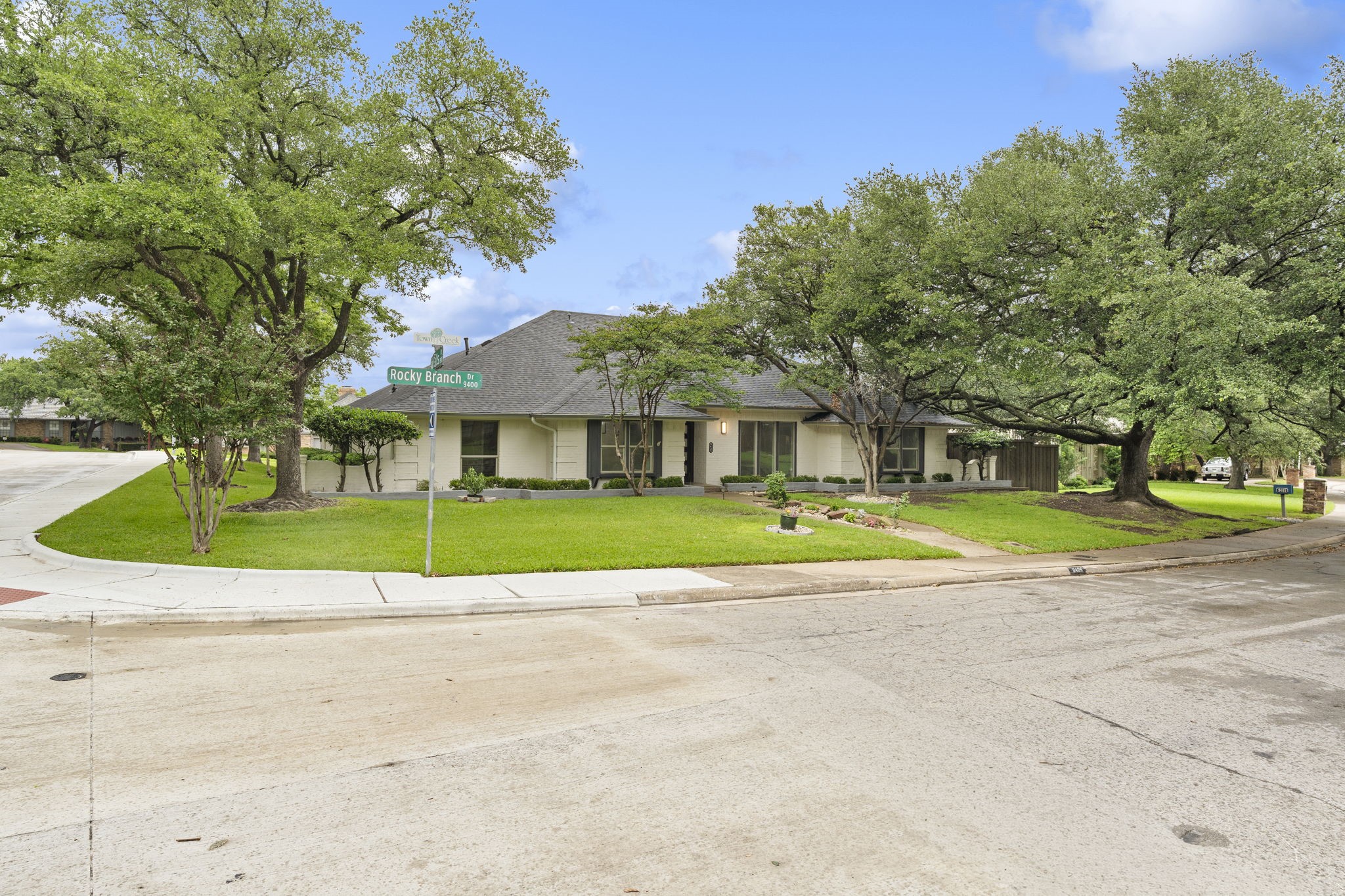 9405 Rocky Branch Drive Dallas TX 75243