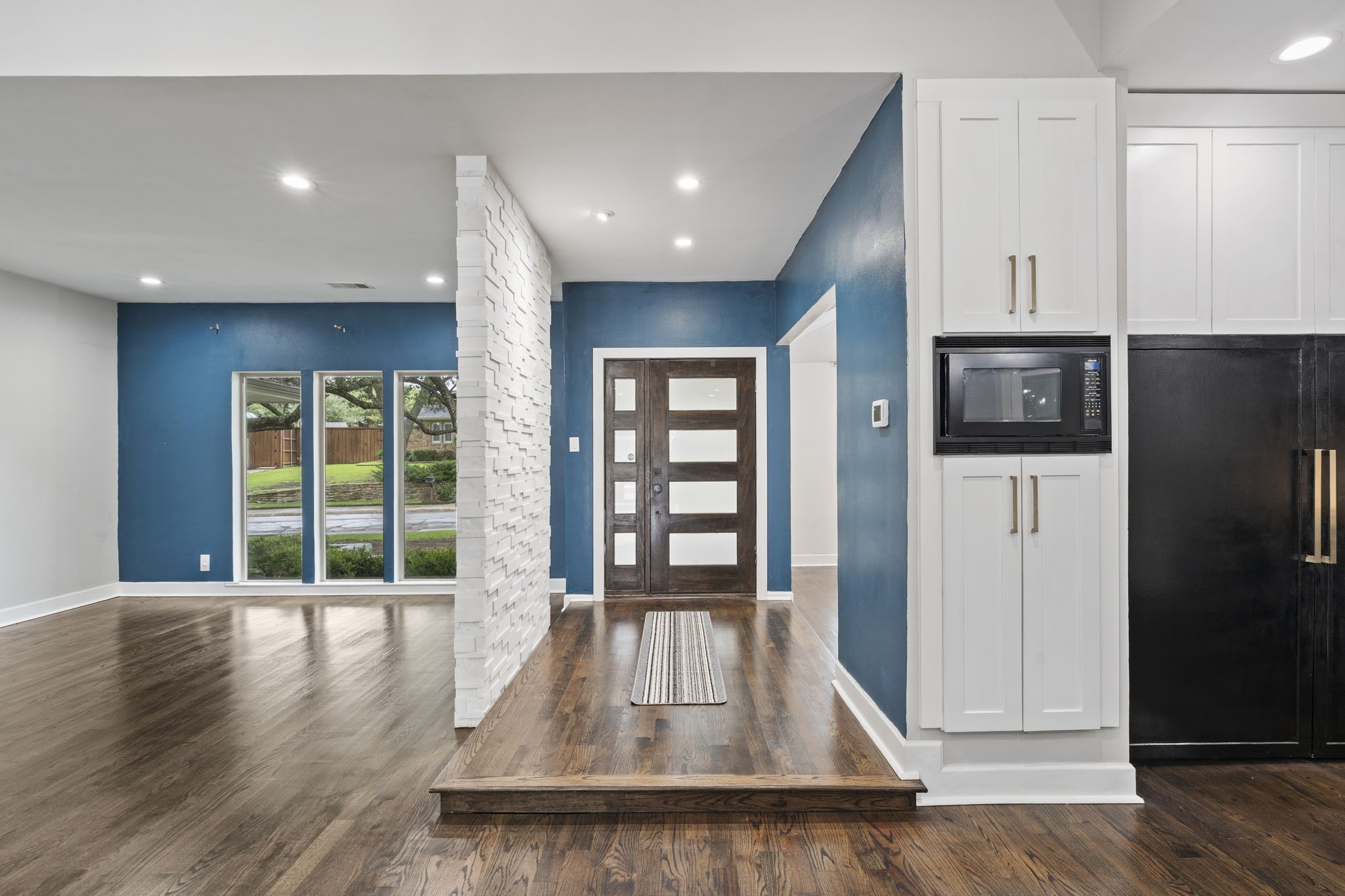 9405 Rocky Branch Drive Dallas TX 75243