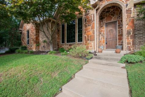 915 Royal Court Burleson TX 76028
