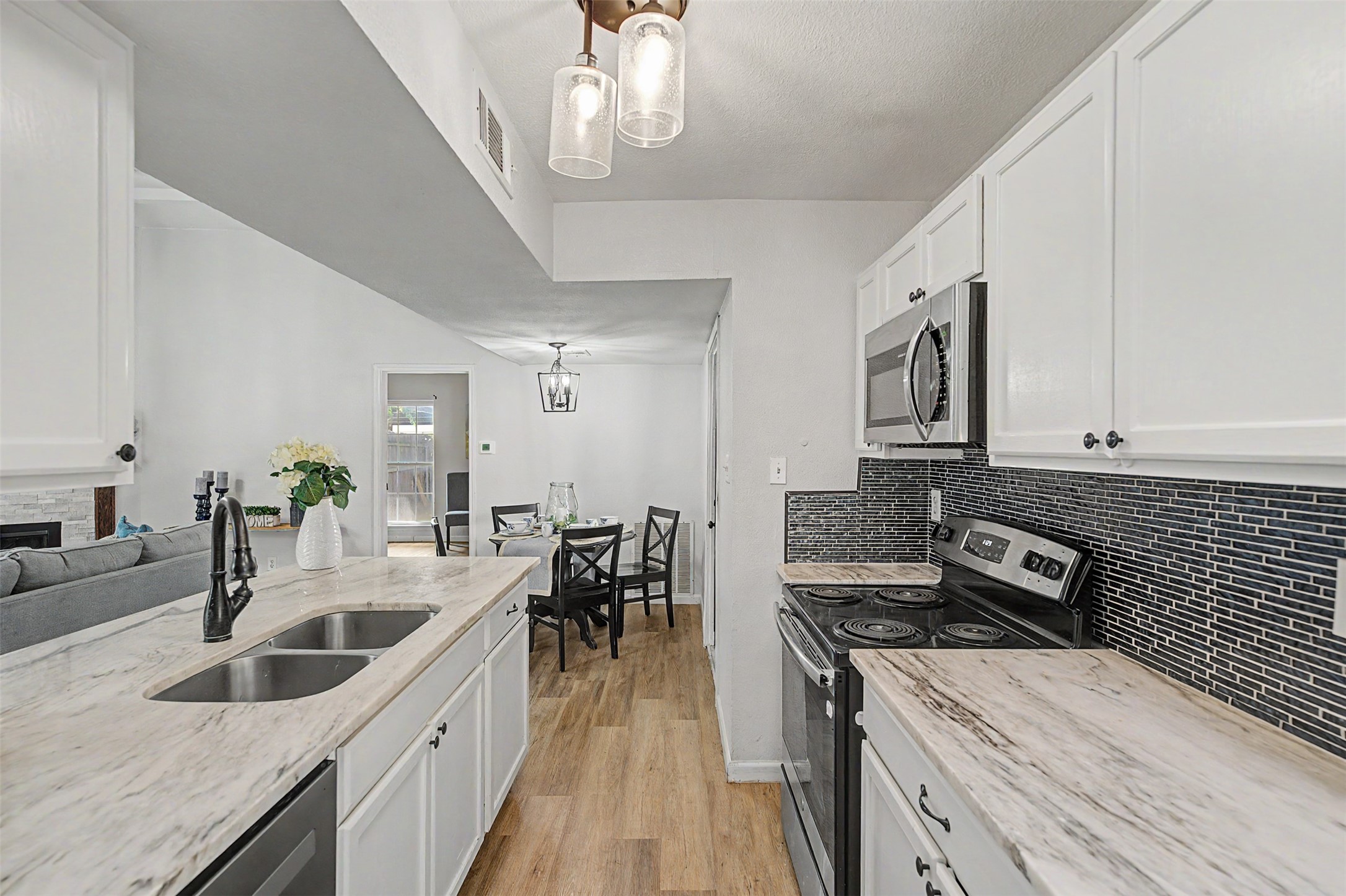 2506 Sunflower Drive Arlington TX 76014