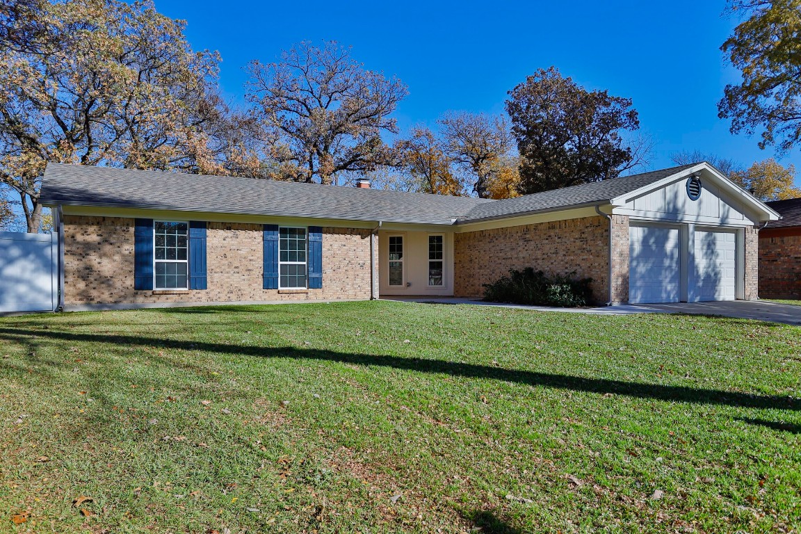 1129 Oak Glen Circle Fort Worth TX 76114