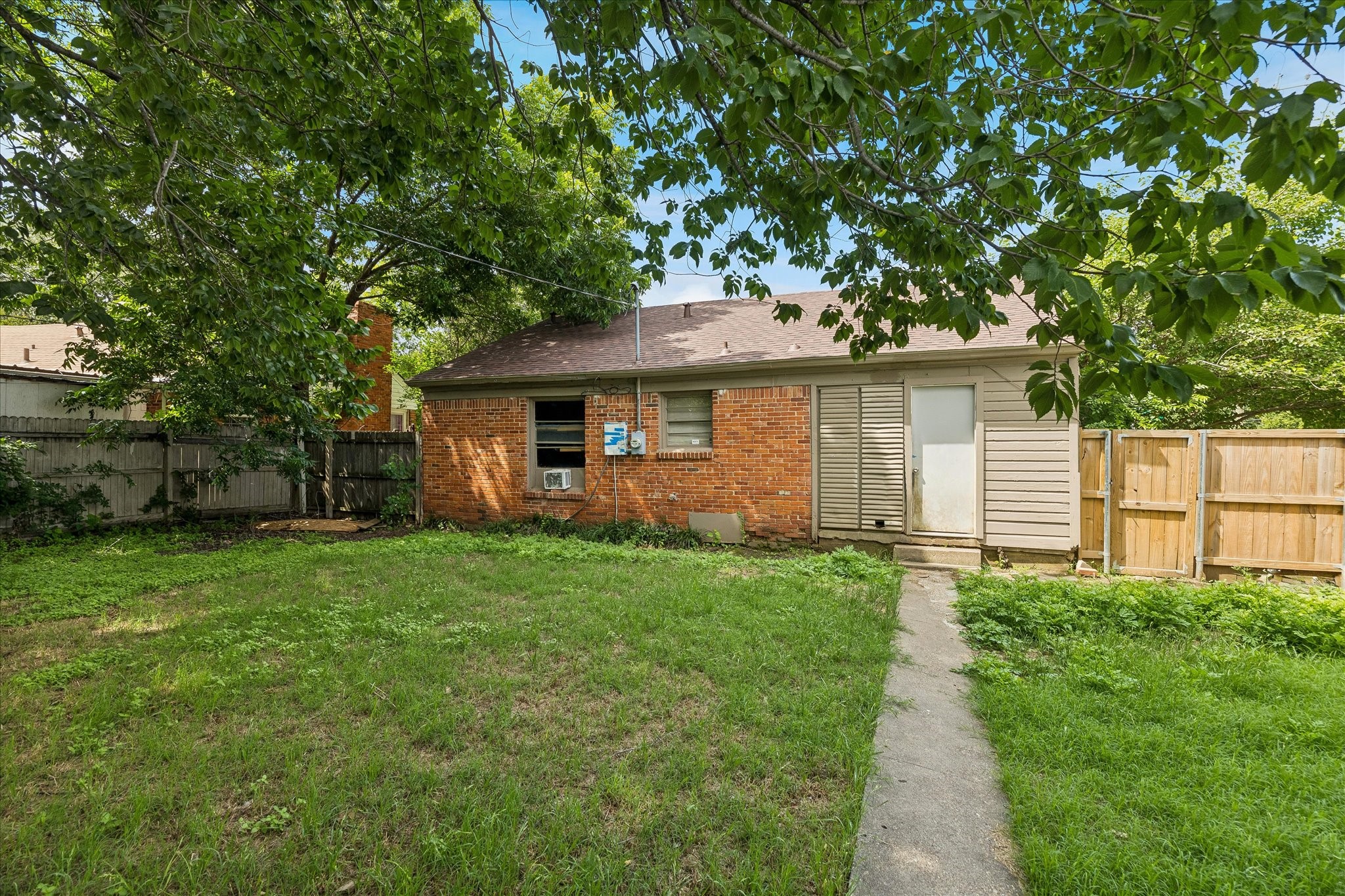 5142 N Hall Street Dallas TX 75235
